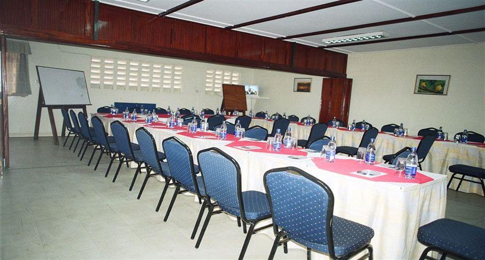 Blue Hut Hotel Nairobi Bagian luar foto