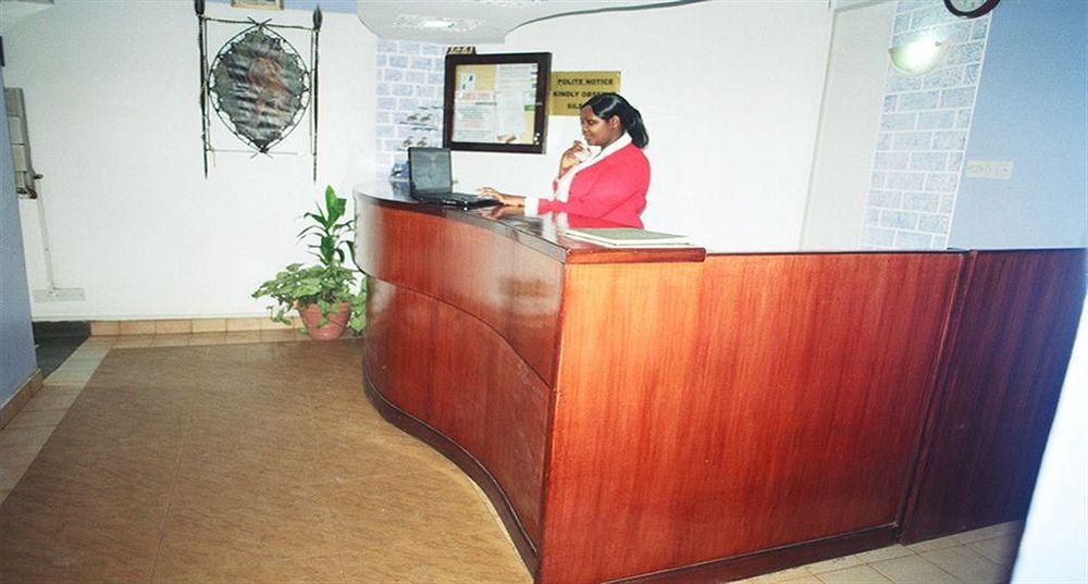 Blue Hut Hotel Nairobi Bagian luar foto