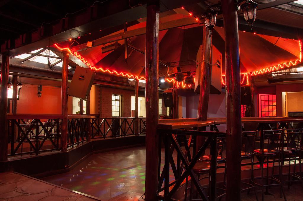 Blue Hut Hotel Nairobi Bagian luar foto