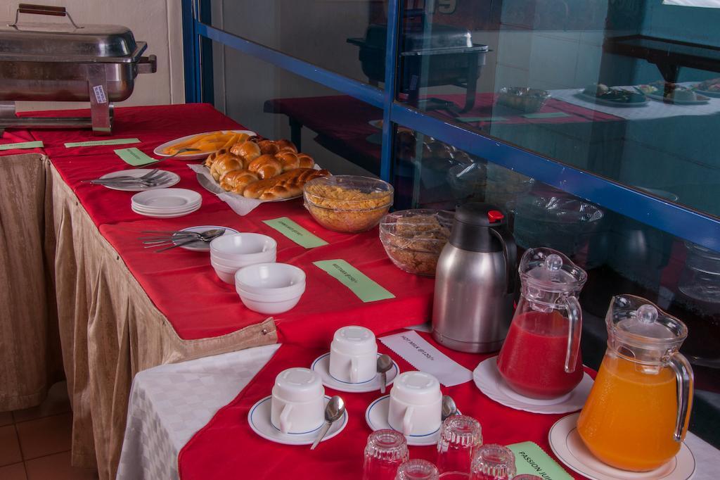 Blue Hut Hotel Nairobi Bagian luar foto