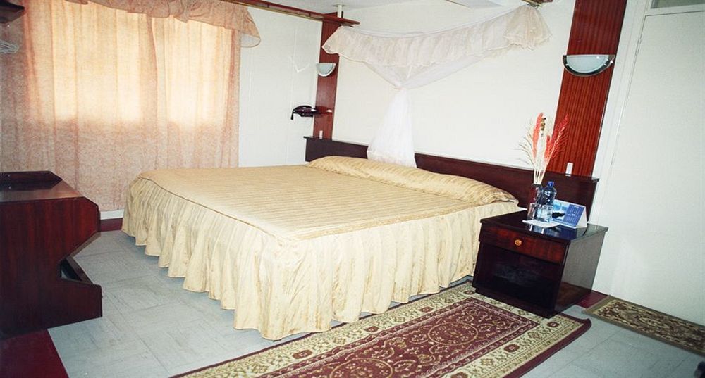 Blue Hut Hotel Nairobi Bagian luar foto